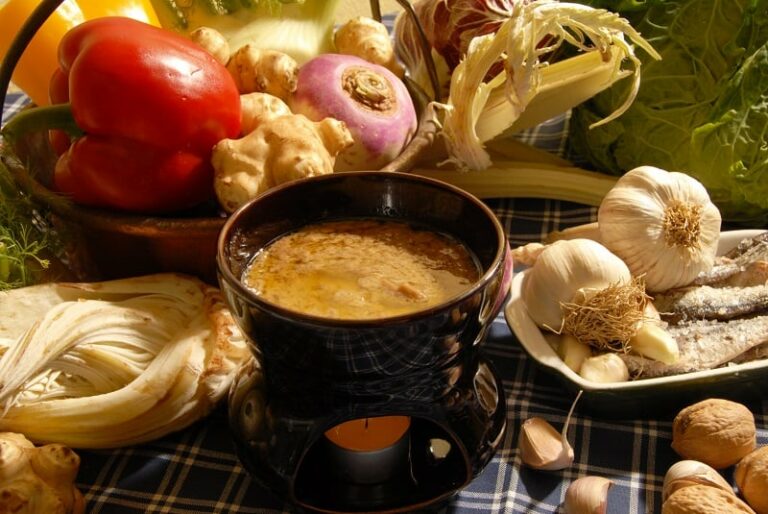 Bagna Cauda: Ricetta tradizionale, ingredienti, storia e curiosità