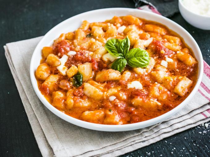 Gnocchi alla Sorrentina: Ricetta con gnocchi freschi, curiosità e storia