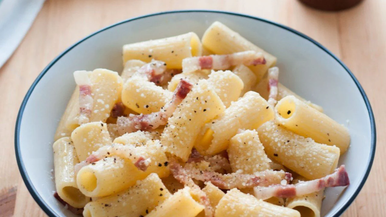 Pasta alla gricia: la ricetta classica e le varianti per un piatto irresistibile