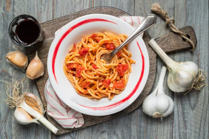 Pici all’aglione: la ricetta semplice ma irresistibile della cucina contadina!