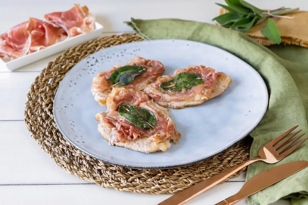 Saltimbocca alla Romana: Ricetta classica, storia e curiosità