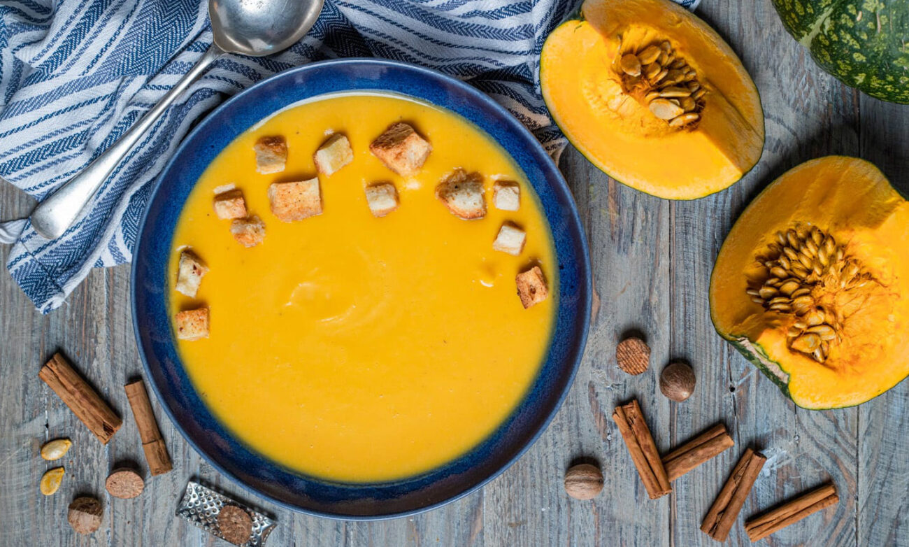 Crema di zucca invernale: una zuppa calda e avvolgente per le serate fredde