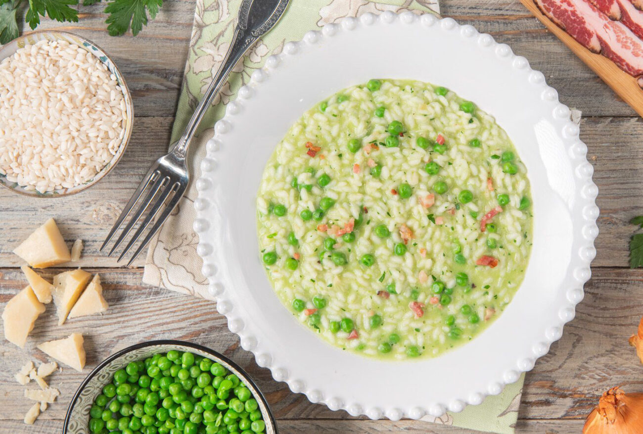 Risi e bisi alla veneziana: il risotto con i piselli che profuma di primavera