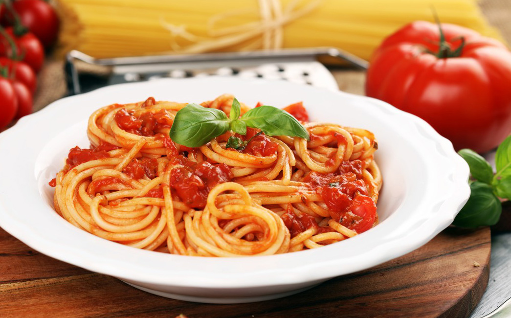 Gli spaghetti al pomodoro perfetti: ecco come farli come un vero italiano