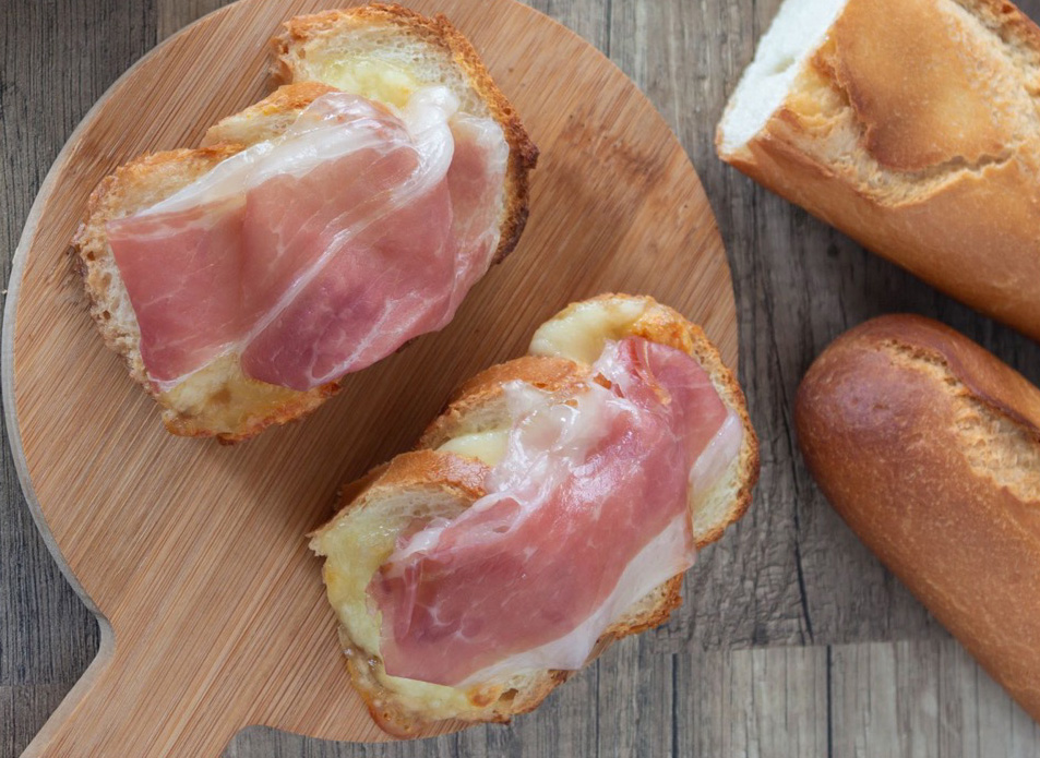 Come preparare i Crostini Prosciutto e Provolone al Microonde