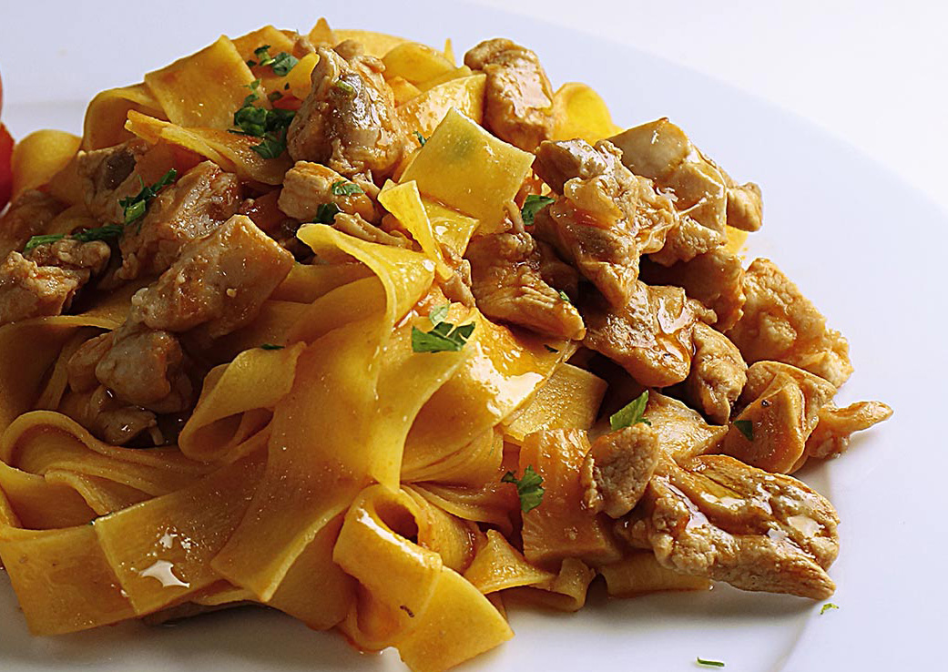 I segreti della perfetta combinazione: pappardelle al sugo di coniglio