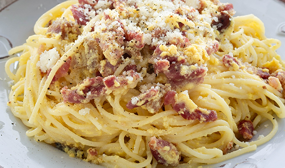 Pappardelle alla Falsa Carbonara: Una Deliziosa Variante Senza Uova