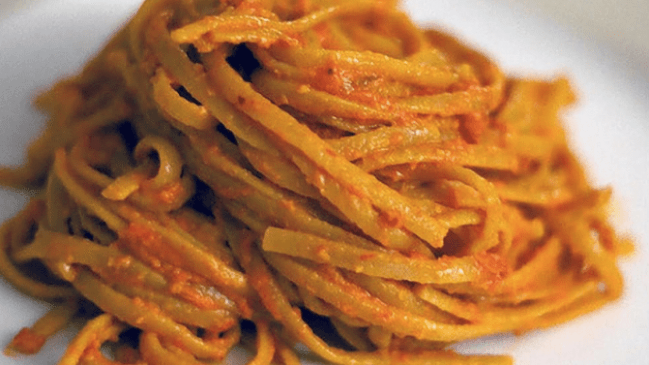 Ricetta delle Trenette con Pesto Rosso: Un Primo Piatto Saporito e Veloce