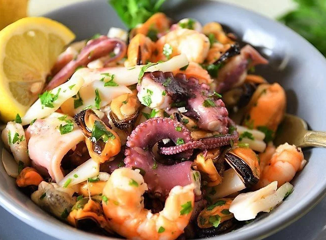 Insalata di mare al microonde: Gusta i sapori del mare in poco tempo