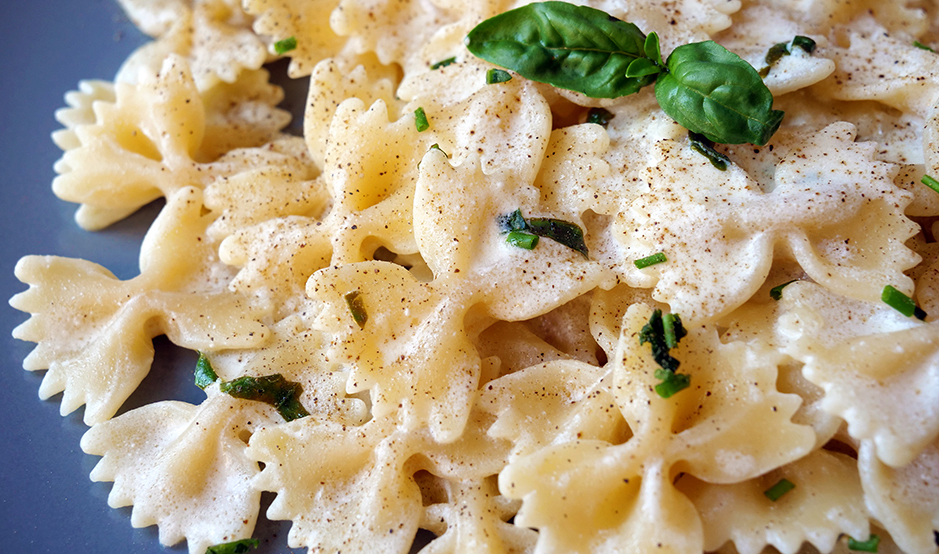 Ricetta Farfalle al limone: Un primo piatto che sprigiona note di agrumi