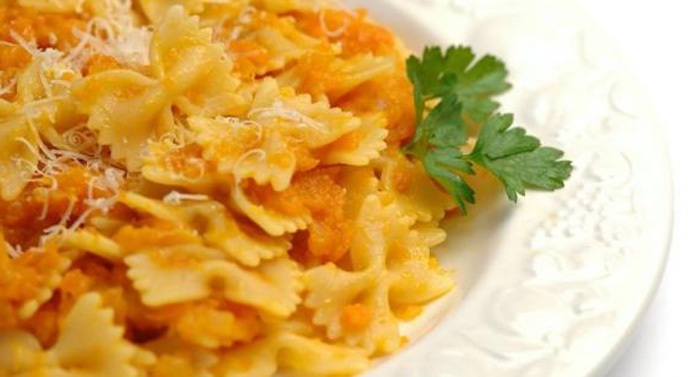 Farfalle con salsa di zucca al microonde: Un Delizioso Piatto Autunnale