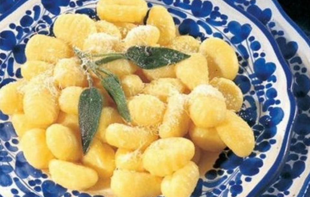 Gnocchi Classici al Microonde: La Ricetta Veloce per un Delizioso Piatto Italiano