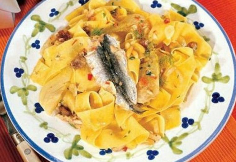 Pappardelle con sarde e finocchio al microonde: Un Delizioso Viaggio nel Gusto Italiano