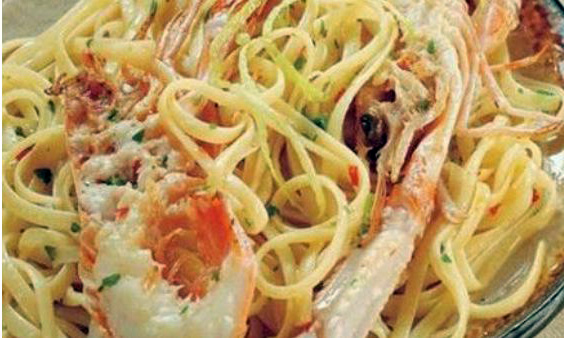 Come preparare Linguine con scampi e limone al microonde