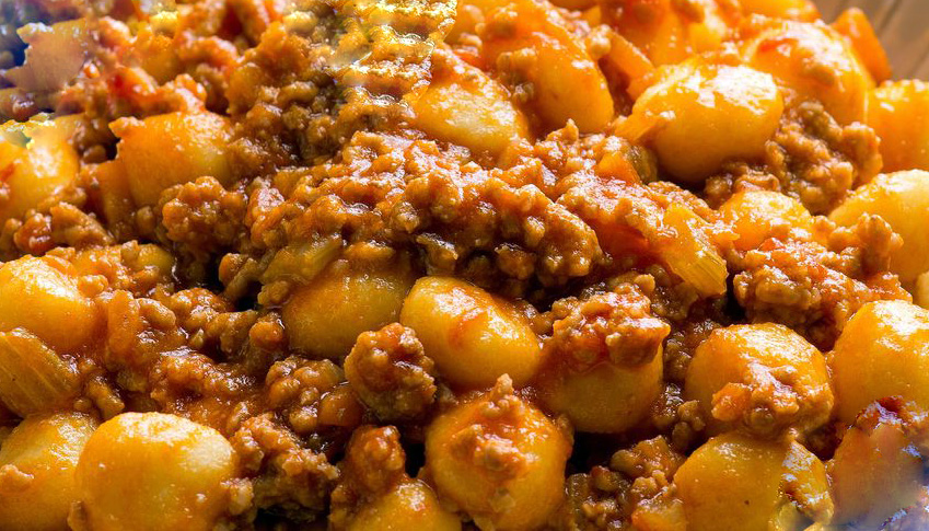 Ricetta Gnocchi con ragù alla piemontese: Un’autentica tradizione culinaria italiana