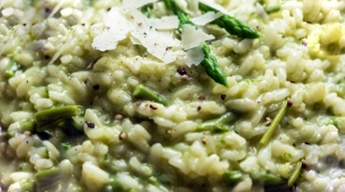 Risotto agli Asparagi al Microonde: Un’Esperienza Culinaria Senza Tempo