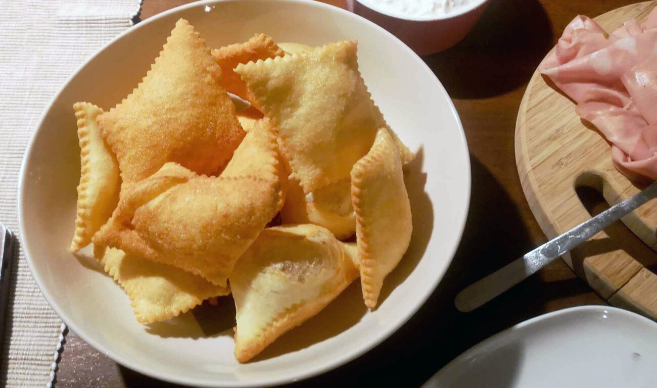 Gnocco Fritto: Ricetta Tradizionale dell’Emilia-Romagna