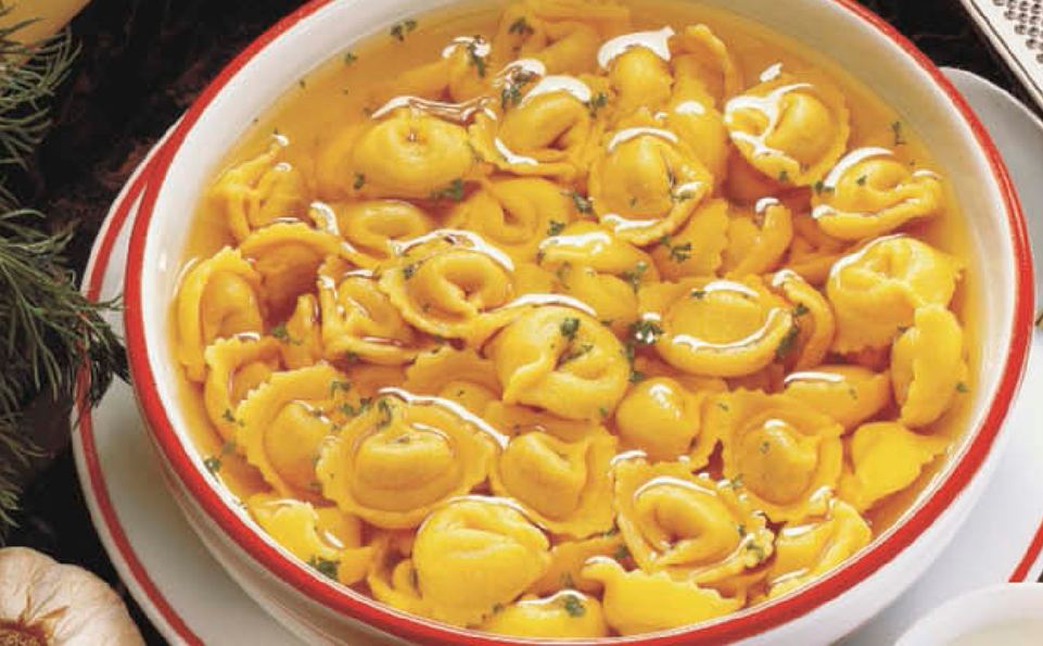 Cappelletti in Brodo: Il Piacere della Tradizione Italiana