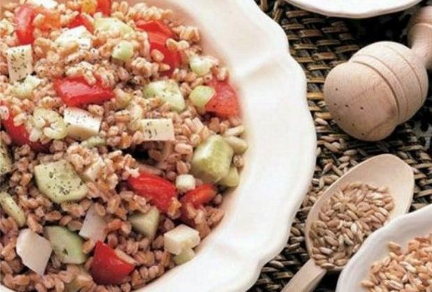 Insalata di Farro al Microonde: Ricetta Completa e Dettagliata