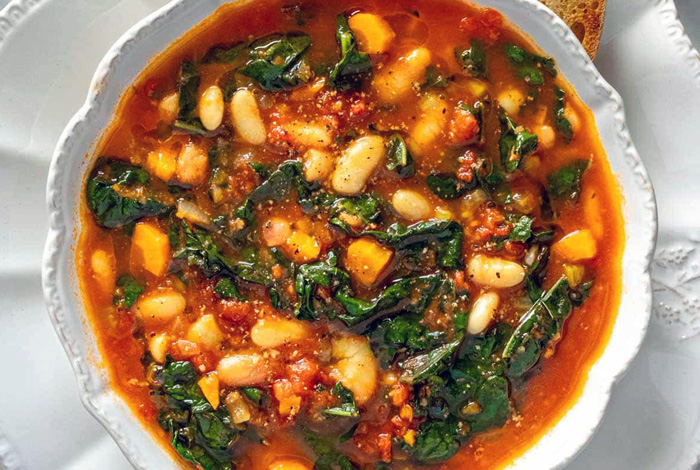 Il caldo comfort food dell’inverno: Zuppa di cavolo nutriente