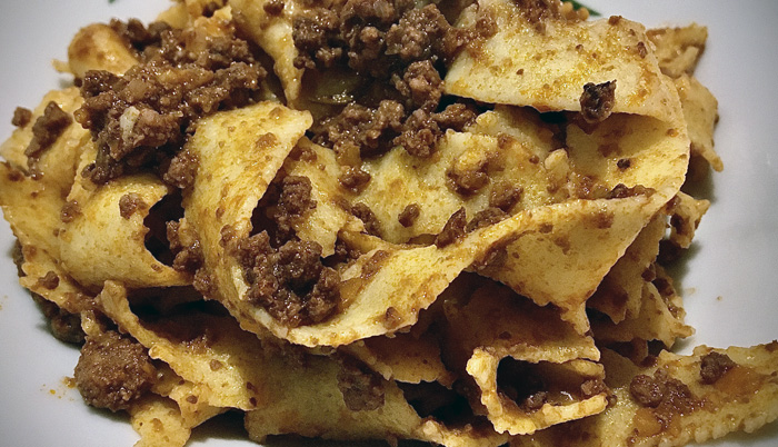 Ricetta Pappardelle al Ragù di Cinghiale: Un Viaggio nella Tradizione Toscana