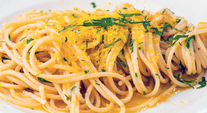 Spaghetti con Bottarga: Un Viaggio nei Sapori della Sicilia