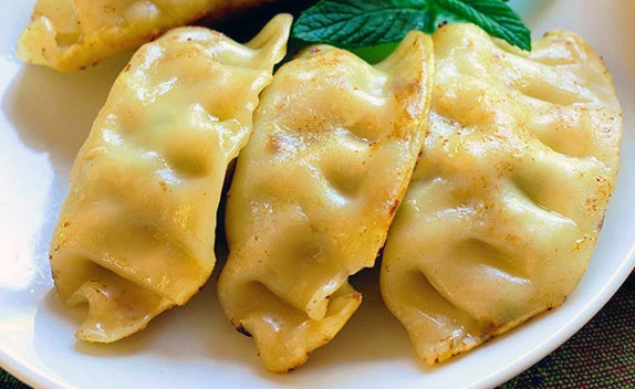 Ricetta per i Gyoza giapponesi (ravioli di carne) in stile italiano