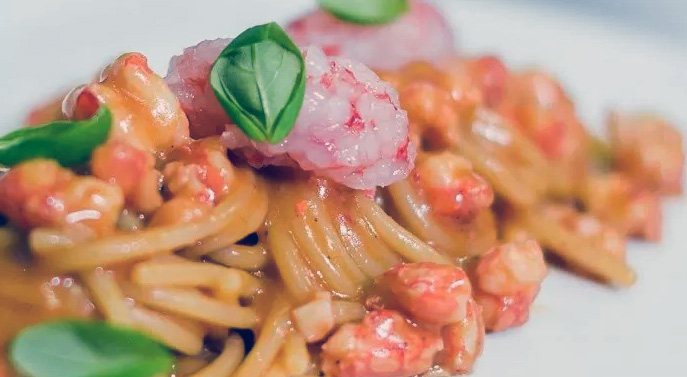 Spaghettoni with Raw Shrimp: An Explosion of Flavor and Freshness