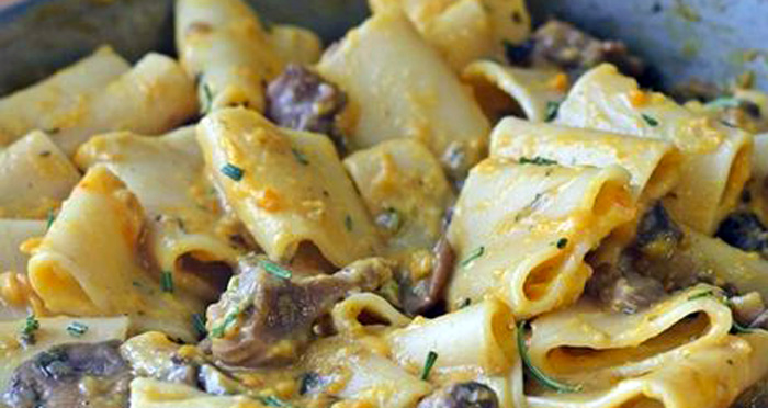 Ricetta Paccheri con Funghi Marsala: Un Viaggio di Sapori