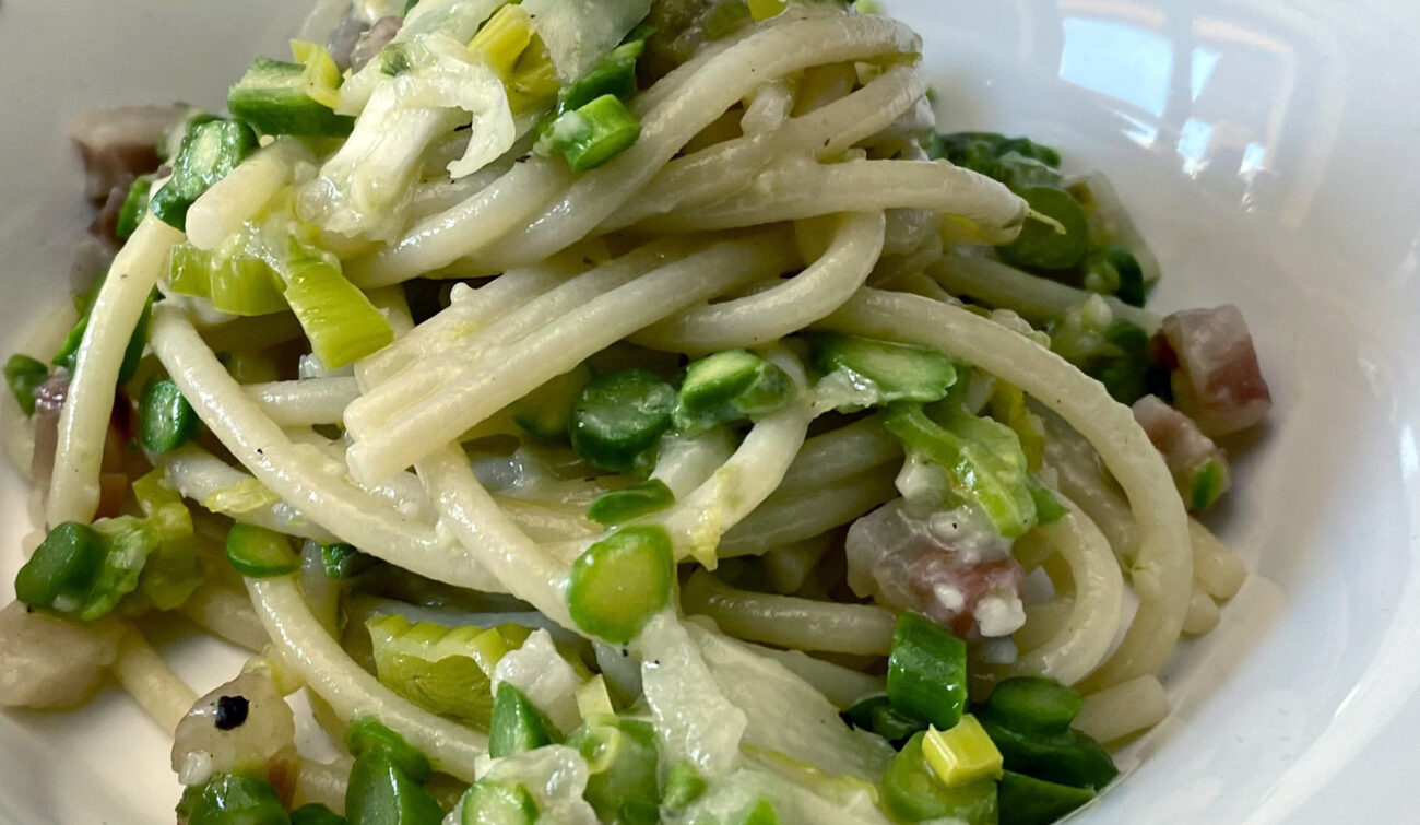 A Gastronomic Journey: Green Spaghetti alla Chitarra with Cacio e Pepe